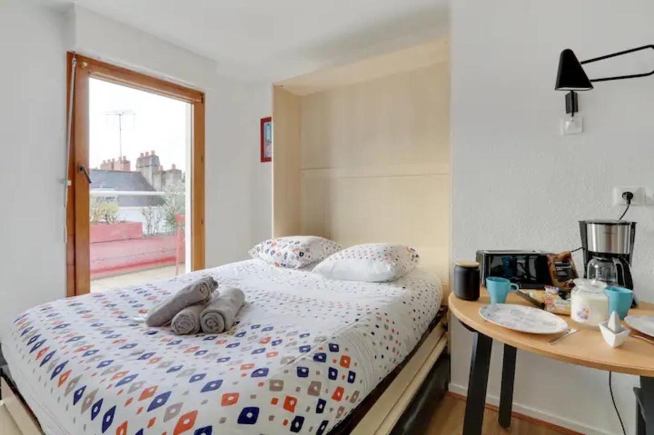 Bright Apartment With Large Terrace Нант Екстериор снимка