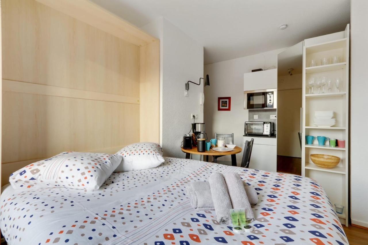 Bright Apartment With Large Terrace Нант Екстериор снимка